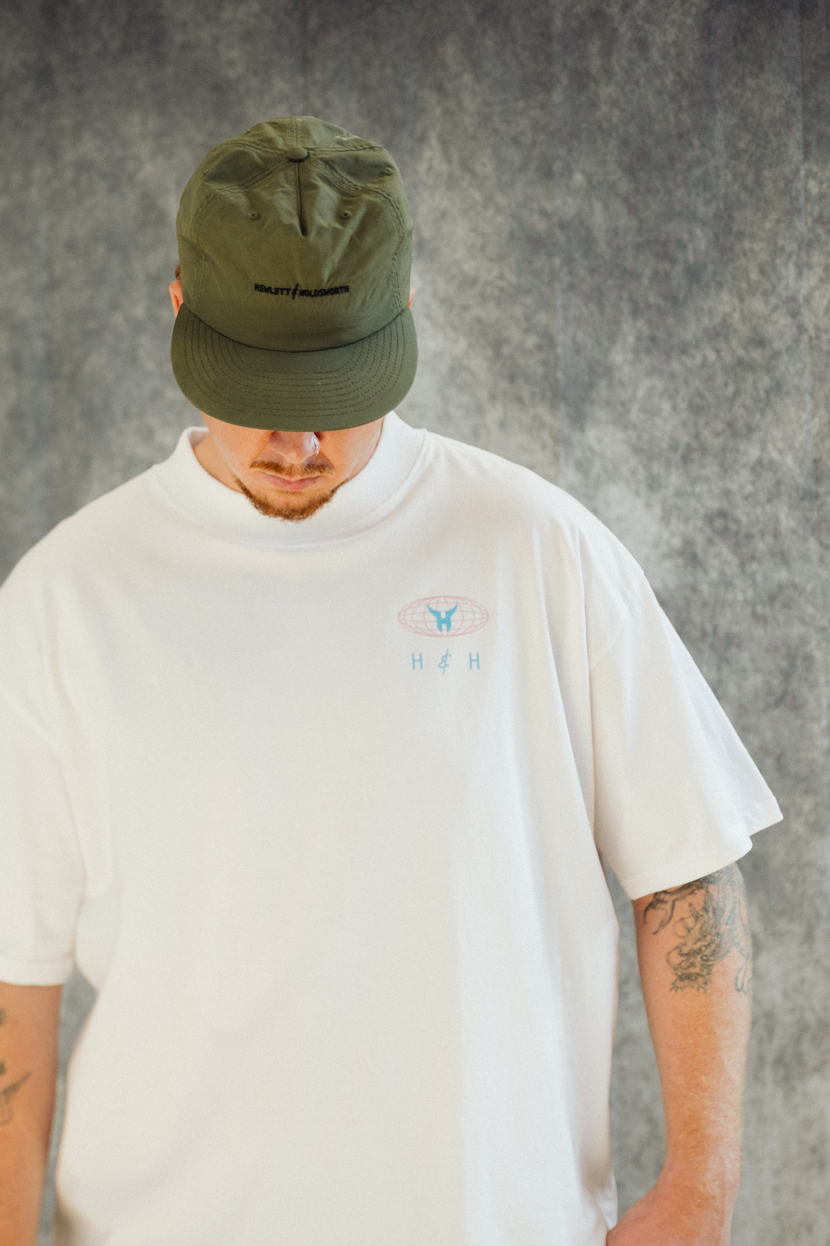 Tshirt - Globe Graphic - White